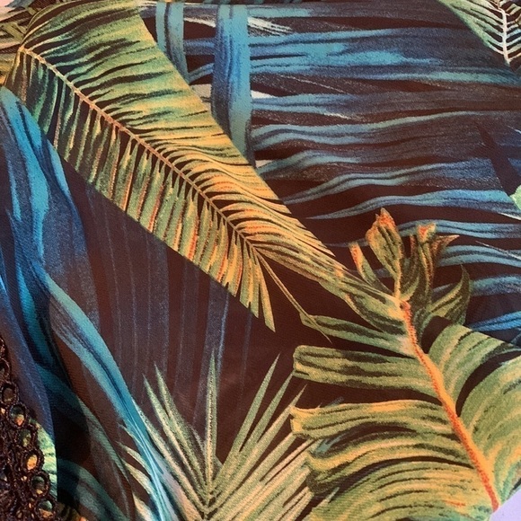 Bisou’s Project Mid-Length Green Kimono With Lace Trim And Palm Tree Print Small - Picture 7 of 8